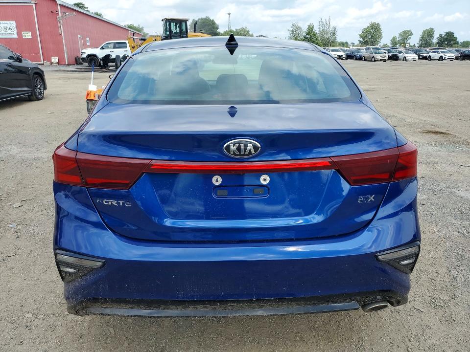2021 Kia Forte VIN 3KPF54AD3ME263441 COPART salvage auction — VANDALISM, ON - PERMIT NO BRAND - UNFIT, sold $7,700 on 2026-09-01 (photo 6)