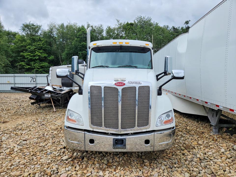 2017 Peterbilt All other VIN 1XPBDP9X2HD359729 COPART salvage auction — NORMAL WEAR, OH - CERTIFICATE OF TITLE, sold $9,600 on 2026-09-01 (photo 5)
