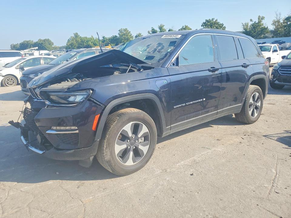 2024 Jeep Cherokee VIN 1C4RJYB62R8520512 — COPART salvage auction photo