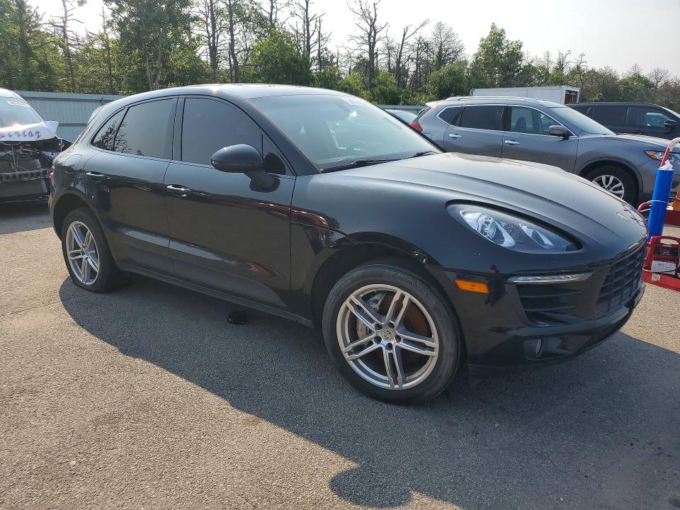 2016 Porsche Macan VIN WP1AB2A54GLB54853 COPART salvage auction — MINOR DENT/SCRATCHES, Va - Certificate Of Title (P), sold $7,300 on 2026-08-19 (photo 4)