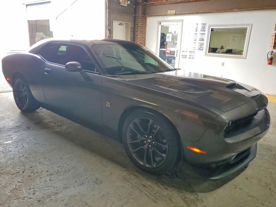 2021 Dodge Challenger VIN 2C3CDZFJ0MH586906 COPART salvage auction — MINOR DENT/SCRATCHES, Nj - Certificate Of Title, sold $14,200 on 2026-10-09 (photo 4)
