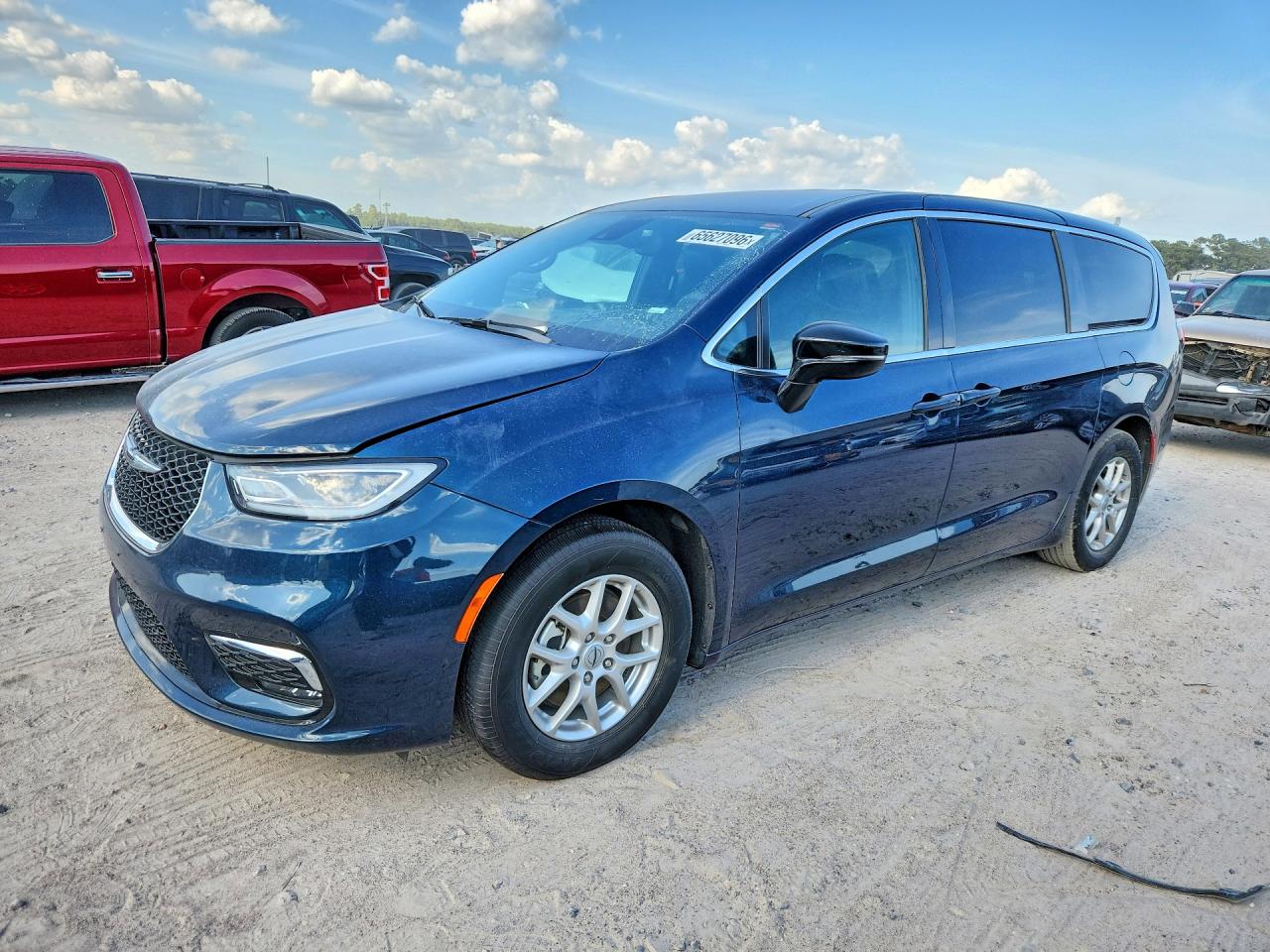 2025 Chrysler Pacifica VIN 2C4RC1BG9SR531625 — COPART salvage auction photo