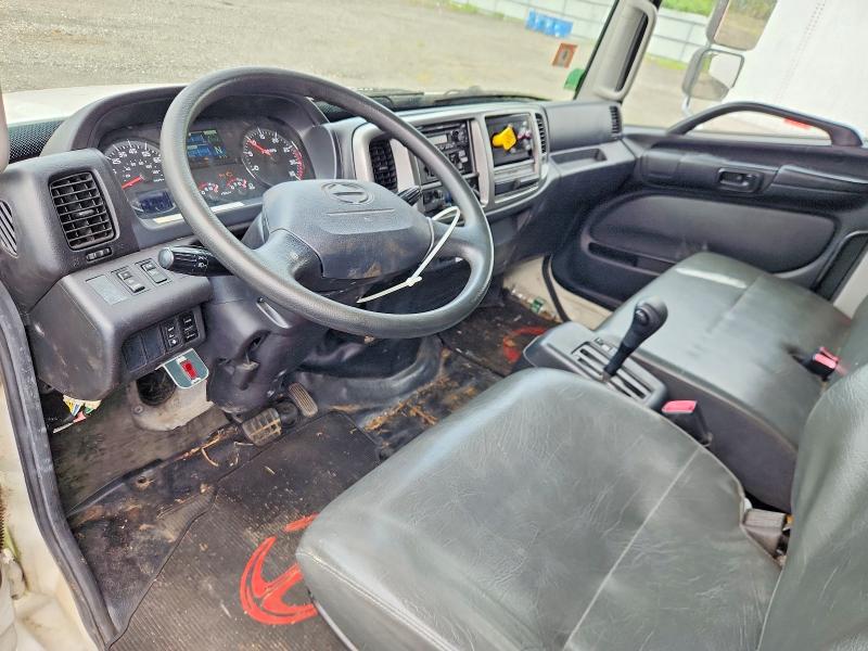 2020 Hino 258/268 VIN 5PVNJ8JV3L5S77857 COPART salvage auction — FRONT END, NY - CERT OF TITLE-REBUILT SALVAGE (P), sold $350 on 2026-10-06 (photo 8)