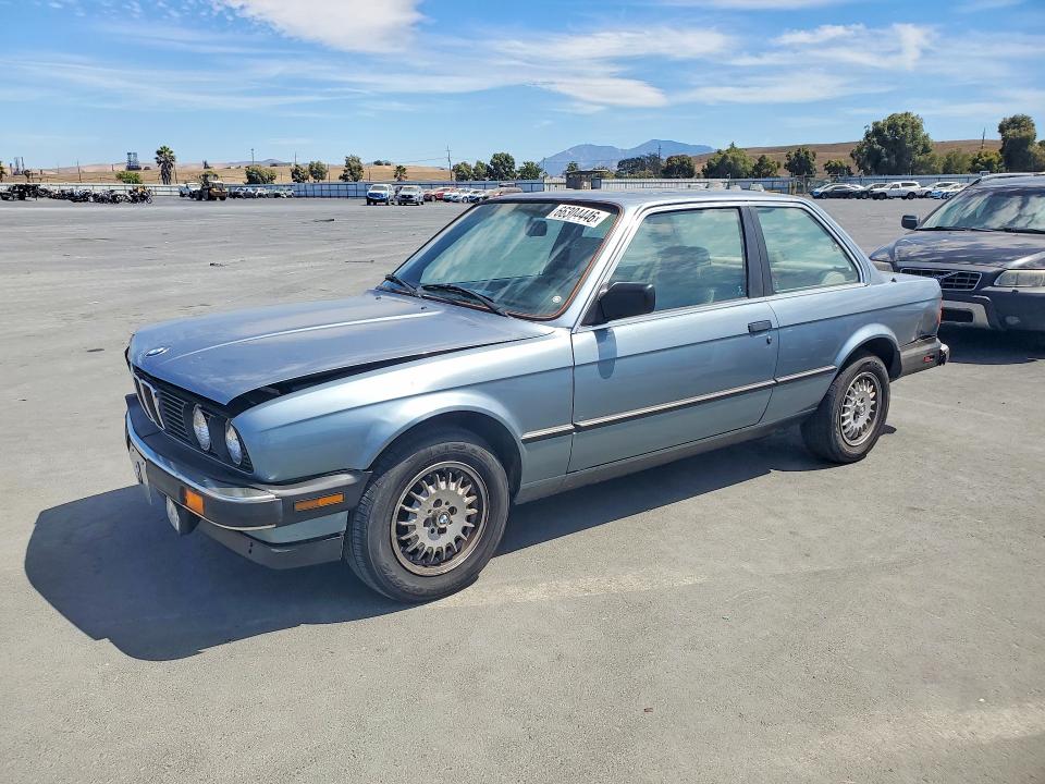 1987 BMW 3 series VIN WBAAB5402H9698203 — COPART salvage auction photo