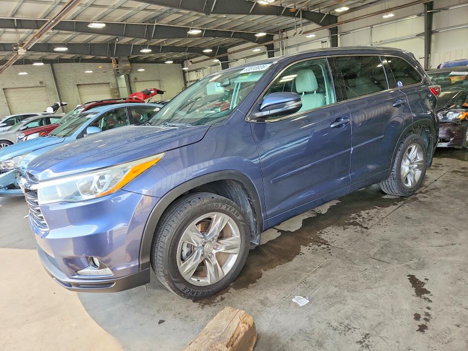 2014 Toyota Highlander VIN 5TDDKRFH8ES049903 — COPART salvage auction photo