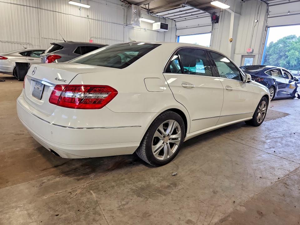 2010 Mercedes-benz E-klasse VIN WDDHF8HB9AA163186 COPART salvage auction — MECHANICAL, Sd - Certificate Of Title, sold $525 on 2026-08-18 (photo 3)