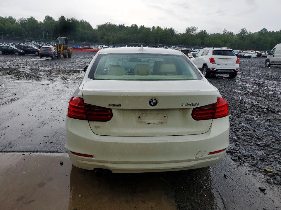 2013 BMW 3er VIN WBA3B5C50DF592396 COPART salvage auction — FRONT END, Pa - Cert Of Title, sold $775 on 2026-08-19 (photo 6)