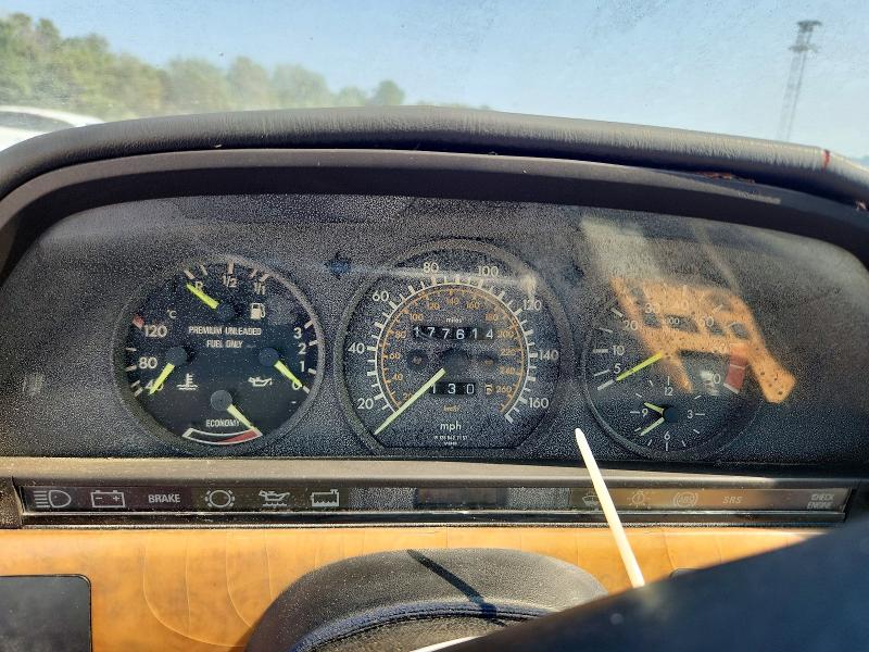 1988 Mercedes-benz 560 VIN WDBCA45D3JA378644 COPART salvage auction — MECHANICAL, OK - CERTIFICATE OF TITLE, sold $2,050 on 2026-08-22 (photo 9)