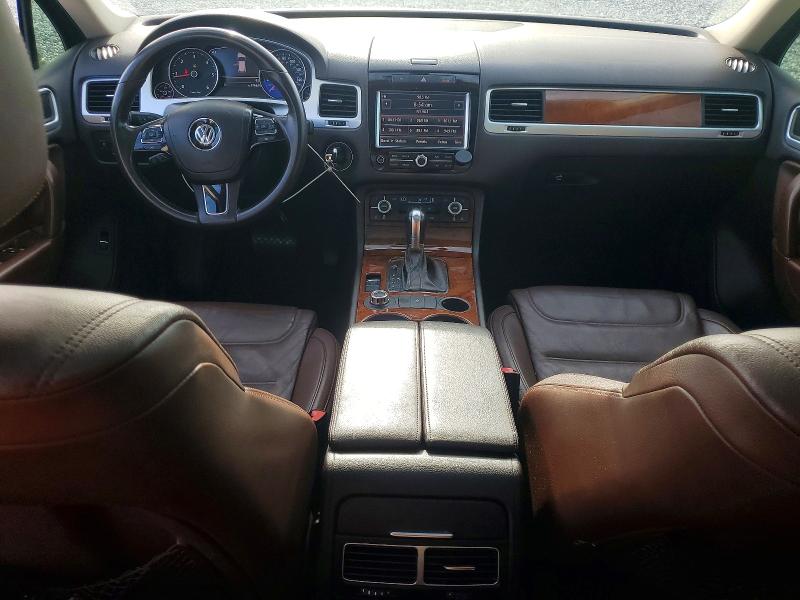 2012 Volkswagen Touareg VIN WVGFK9BP0CD005534 COPART salvage auction — NORMAL WEAR, Salvage Title, sold $2,750 on 2026-08-11 (photo 8)