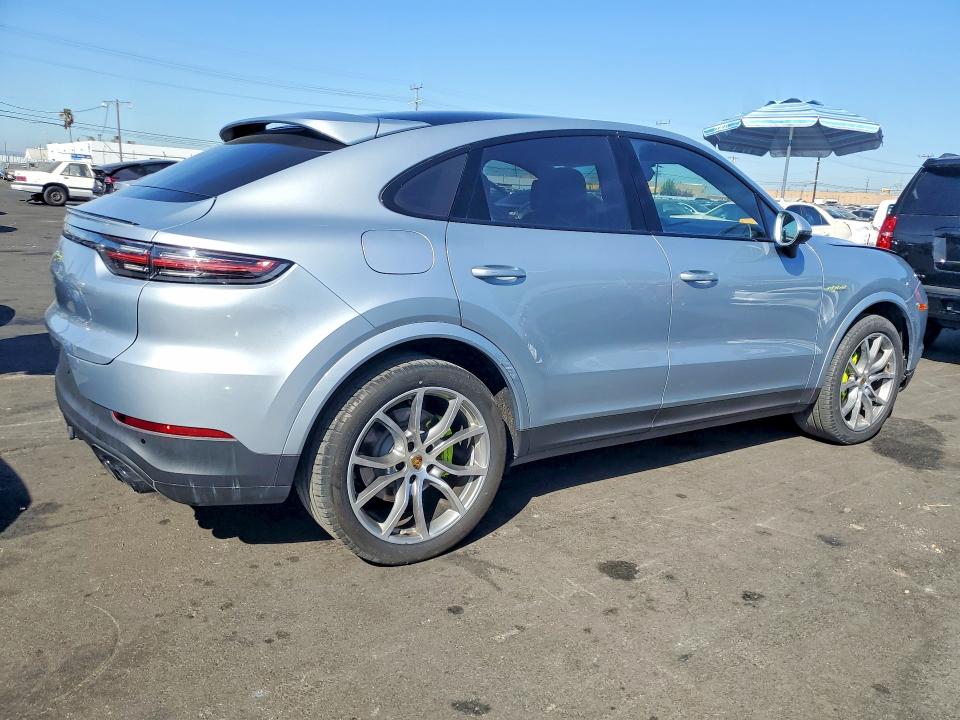 2022 Porsche Cayenne VIN WP1BE2AY8NDA51058 COPART salvage auction — FRONT END, Ca - Salvage Certificate (P), sold $29,000 on 2026-10-05 (photo 3)