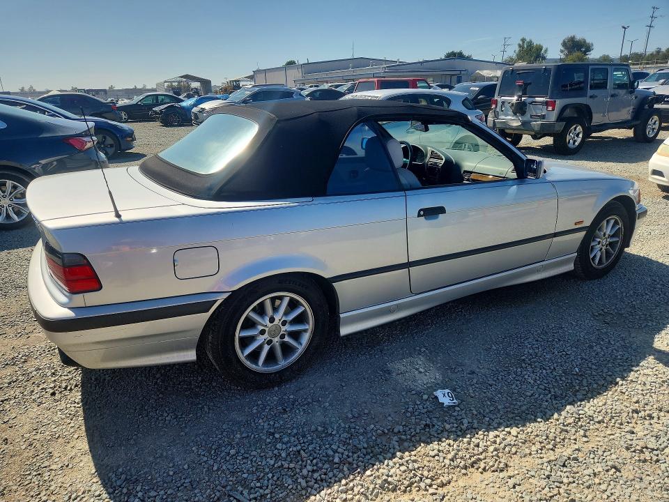 1999 BMW 3er VIN WBABK8332XEY92141 COPART salvage auction — MINOR DENT/SCRATCHES, Ca - Dis/Dlr/Exp Clean W/Salv Hist, sold $1,100 on 2026-08-14 (photo 3)