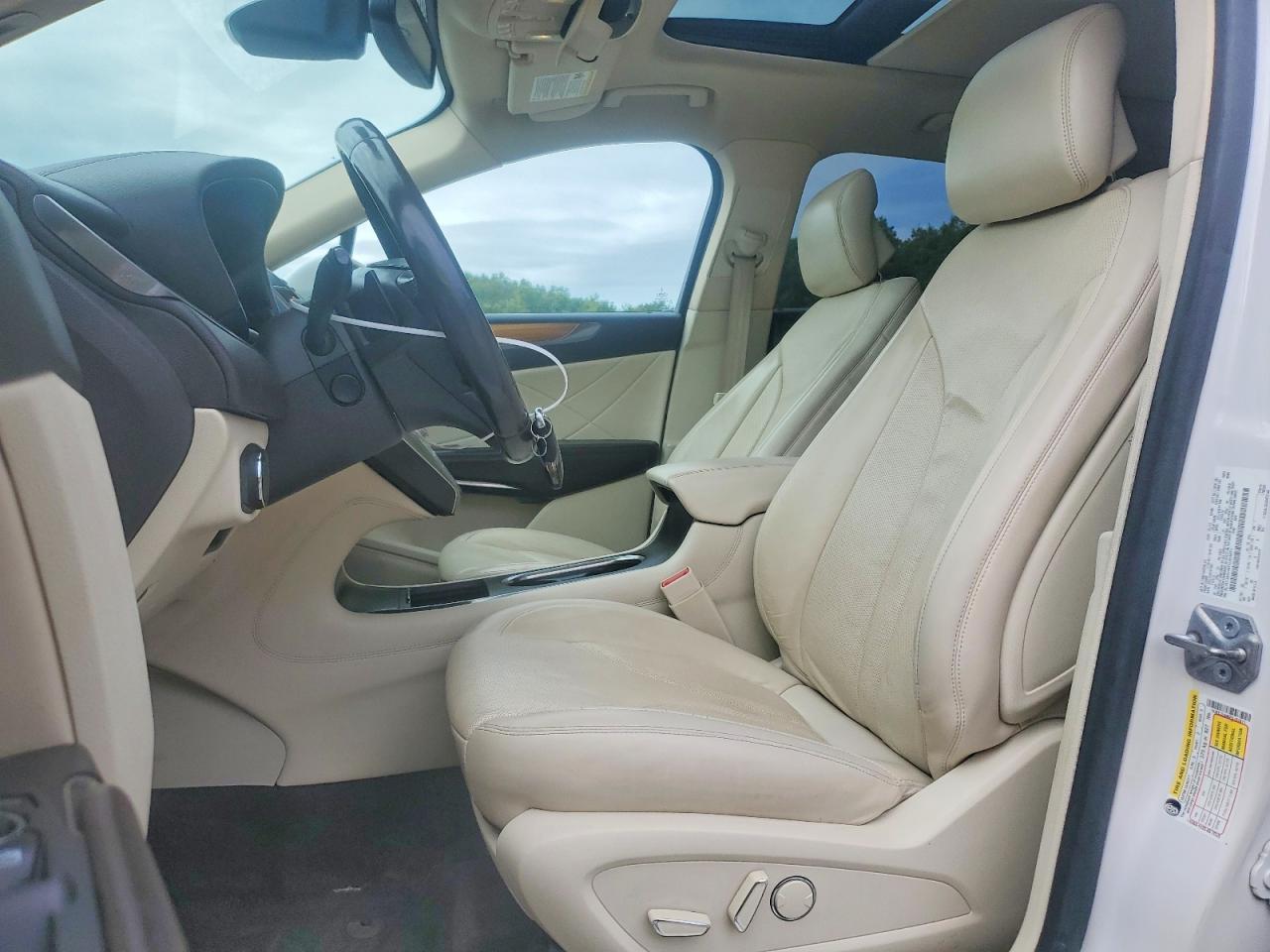 2015 Lincoln Mkc VIN 5LMTJ2AH6FUJ03671 COPART salvage auction — Normal Wear, OH - CERTIFICATE OF TITLE, sold $1,200 on 2026-09-18 (photo 7)