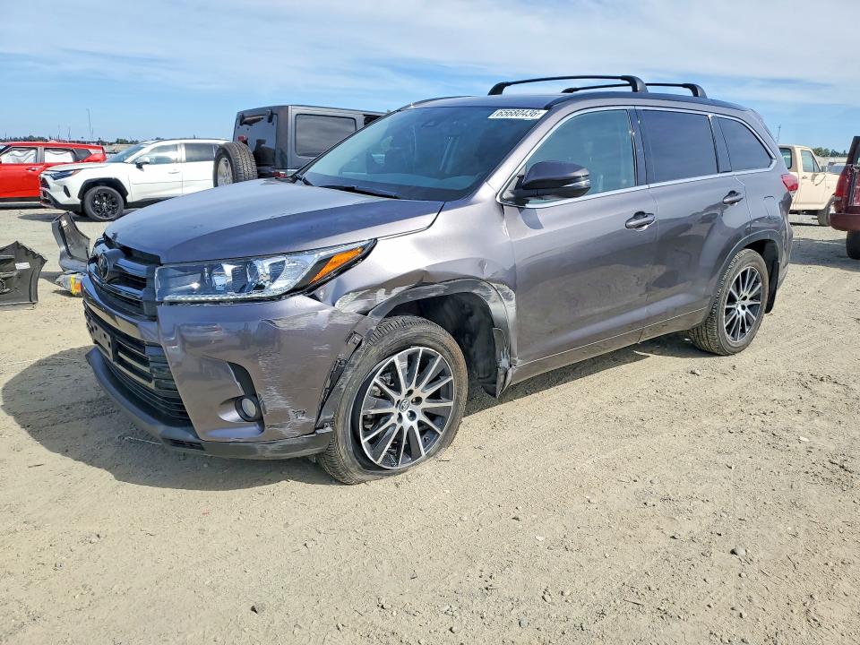 2018 Toyota Highlander VIN 5TDJZRFH7JS535563 — COPART salvage auction photo