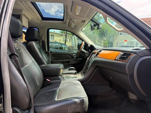 2014 Cadillac Escalade VIN 1GYS4DEF4ER228078 COPART salvage auction — MINOR DENT/SCRATCHES, In - Certificate Of Title (P), sold $6,700 on 2026-09-08 (photo 8)