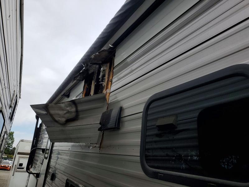 2019 Jayco jay VIN 1UJBJ0BR8K75D0191 COPART salvage auction — BURN, OR - SALVAGE TITLE CERTIFICATE, sold $10 on 2026-10-13 (photo 9)