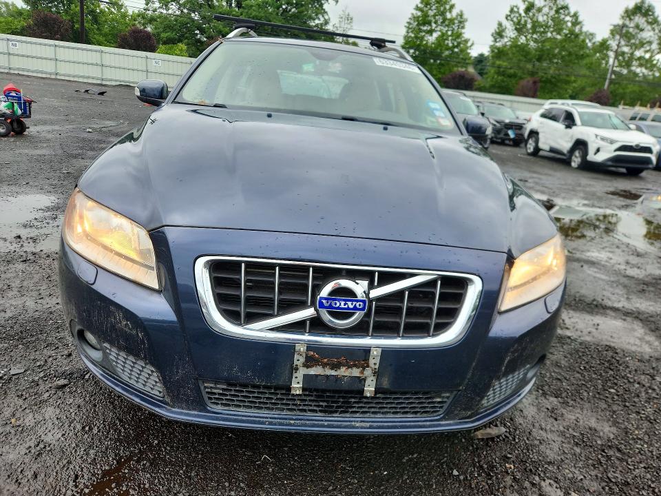 2010 Volvo V70 VIN YV1982BW9A1134038 COPART salvage auction — WATER/FLOOD, CT - CERT OF TITLE-FLOOD SALVAGE, sold $475 on 2026-08-11 (photo 5)