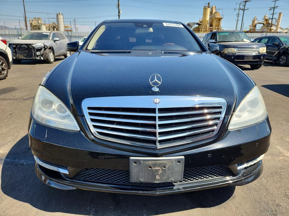 2013 Mercedes-benz S class VIN WDDNG7DB8DA497438 COPART salvage auction — MINOR DENT/SCRATCHES, Ca - Dis/Dlr/Exp Only Clean Title, sold $2,200 on 2026-08-17 (photo 5)