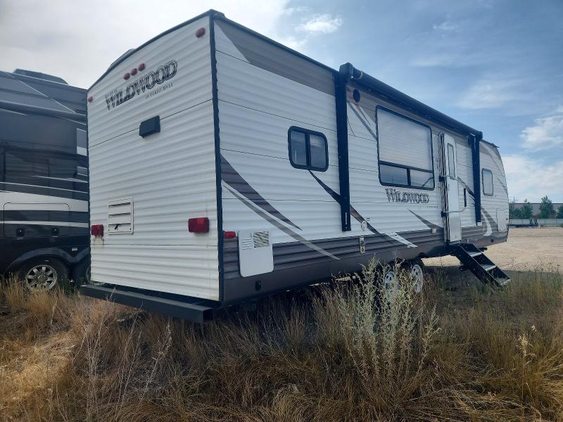 2016 Wildwood Recreational vehicle (rv) VIN 4X4TWDC2XGA256581 COPART salvage auction — HAIL, MN - CERT OF TITLE-SALVAGE, sold $2,850 on 2026-09-17 (photo 4)
