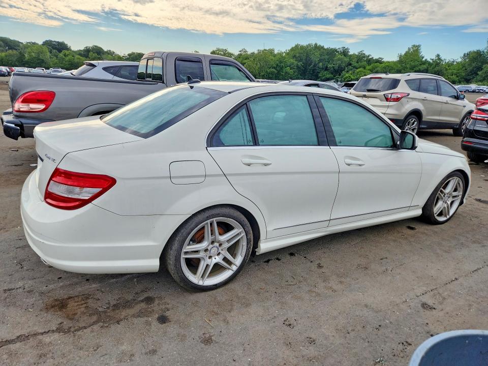 2008 Mercedes-benz C class VIN WDDGF81X98F103486 COPART salvage auction — WATER/FLOOD, CT - CERT OF TITLE-FLOOD SALVAGE, sold $625 on 2026-08-07 (photo 3)