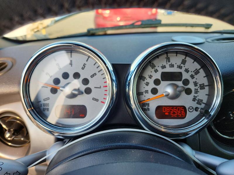 2005 Mini Cooper VIN WMWRH33515TF85637 COPART salvage auction — REAR END, WA - BILL OF SALE, sold $875 on 2026-08-12 (photo 9)