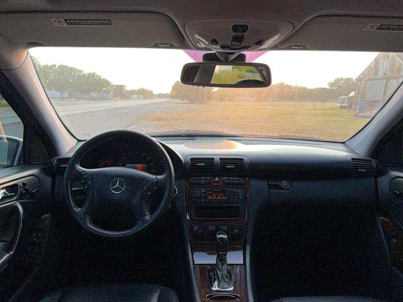 2003 Mercedes-benz C class VIN WDBRF61JX3F351952 COPART salvage auction — NORMAL WEAR, OK - CERTIFICATE OF TITLE (P), sold $2,500 on 2026-08-13 (photo 9)