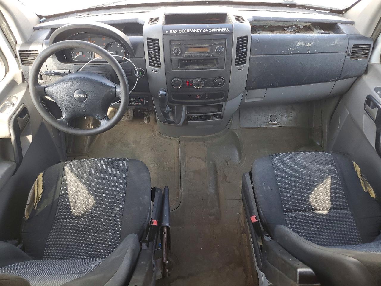 2012 Freightliner Sprinter 2500 VIN WDRPE8CC7C5624891 COPART salvage auction — Rear End, St - Salvage Title, sold $1,400 on 2026-09-23 (photo 8)