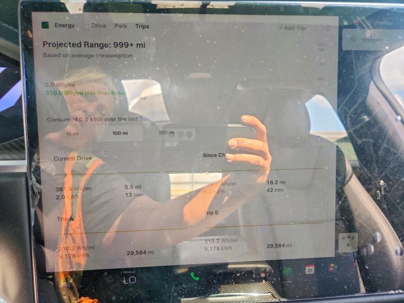 2022 Tesla Model x VIN 7SAXCBE67NF332236 COPART salvage auction — FRONT END, VA - CERT OF TITLE - SALVAGE, sold $21,600 on 2026-09-18 (photo 9)