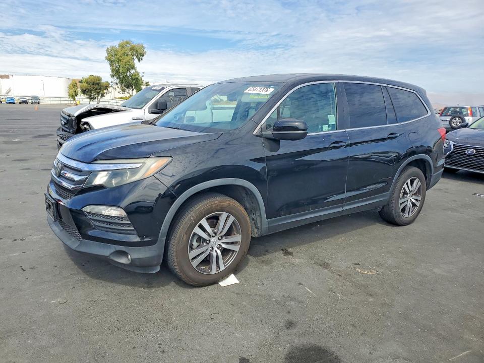2018 Honda Pilot VIN 5FNYF5H66JB013782 — COPART salvage auction photo