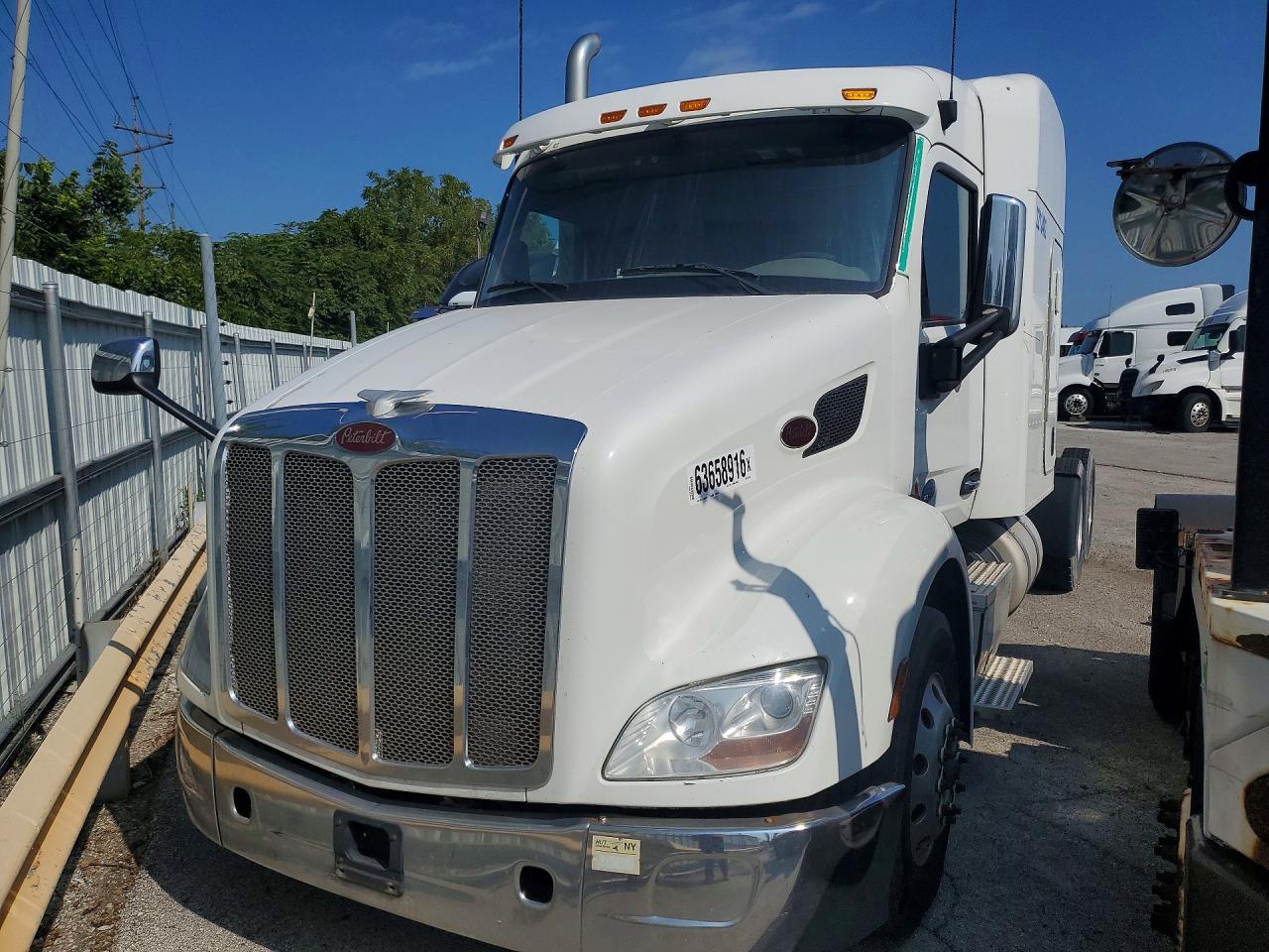 2017 Peterbilt 579 VIN 1XPBDP9XXHD359736 — COPART salvage auction photo