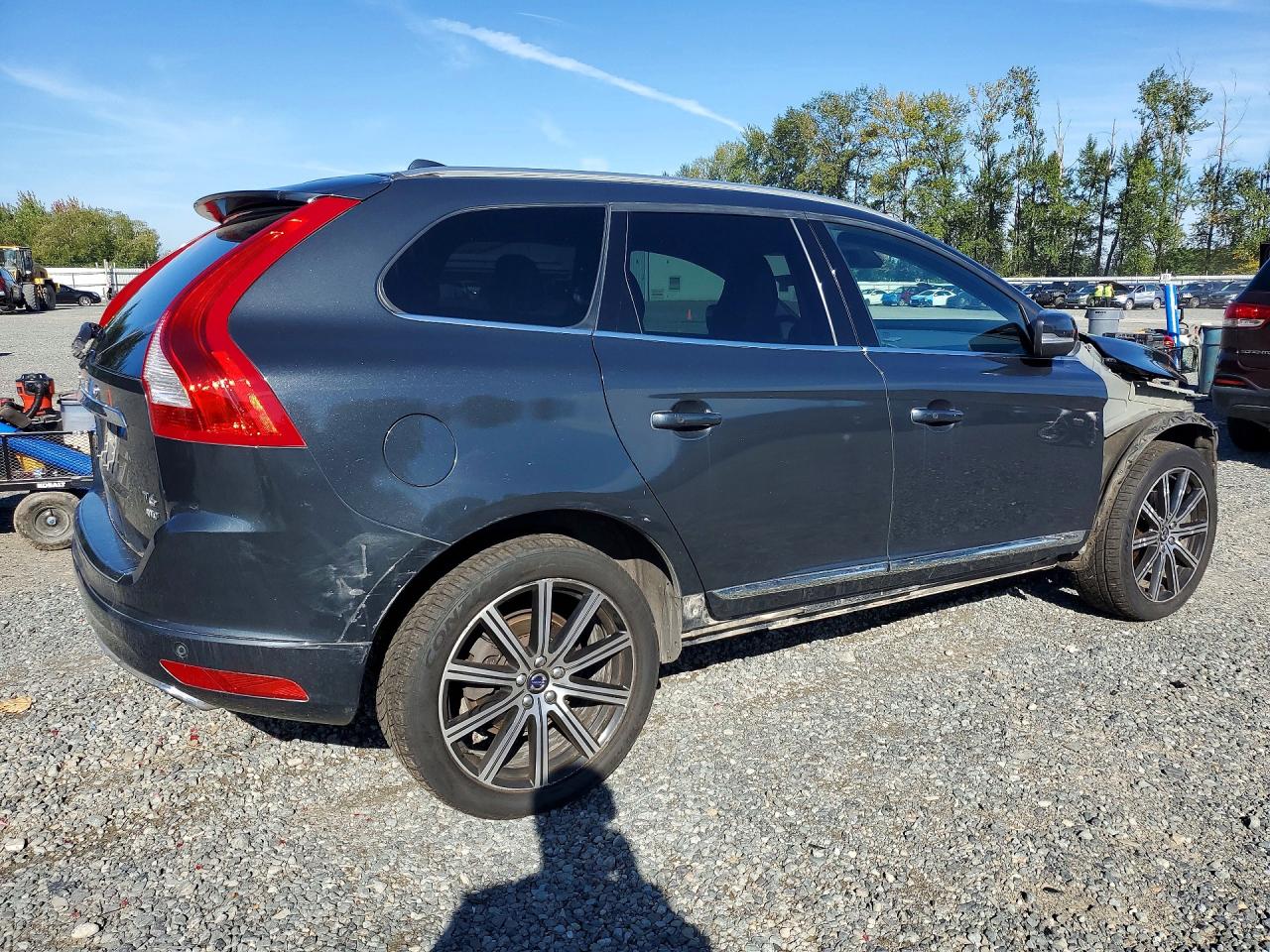 2015 Volvo XC60 VIN YV4902RK2F2701866 COPART salvage auction — Front End, WA - VEHICLE CERT OF OWNERSHIP-TITL, sold $2,300 on 2026-09-23 (photo 3)