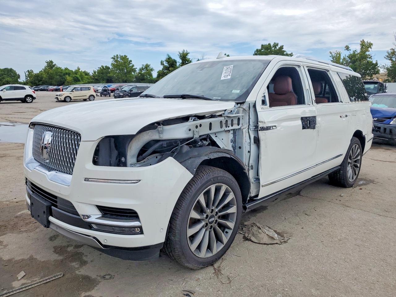 2020 Lincoln Navigator VIN 5LMJJ3LT5LEL06104 — COPART salvage auction photo