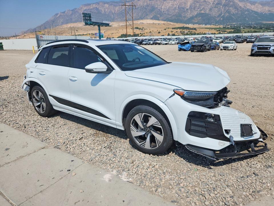 2025 Audi Q6 e-tron VIN WA124BGF5SA008685 COPART salvage auction — REAR END, Ut - Salvage Certificate, sold $13,500 on 2026-09-21 (photo 4)