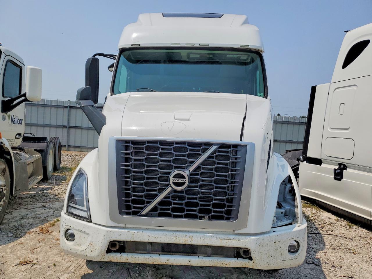 2020 Volvo VNR VIN 4V4WC9EH6LN247412 COPART salvage auction — All Over, OH - CERT OF TITLE-SALVAGE, sold $10,800 on 2026-09-10 (photo 5)