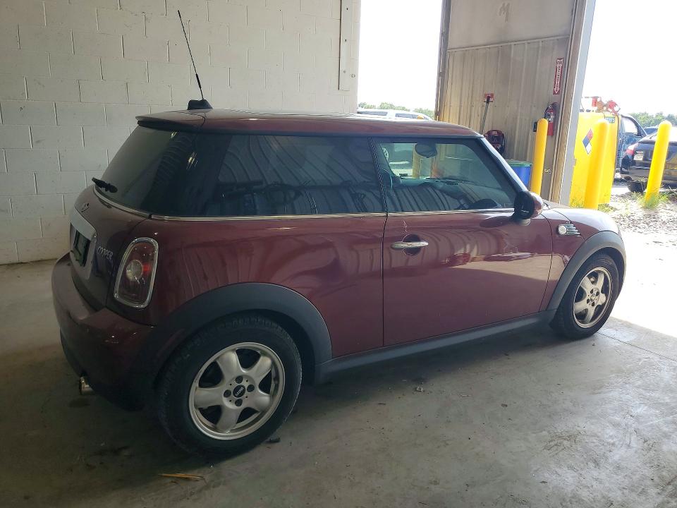 2009 Mini Cooper VIN WMWMF33559TW74212 COPART salvage auction — NORMAL WEAR, Mo - Certificate Of Title, sold $70 on 2026-08-18 (photo 3)