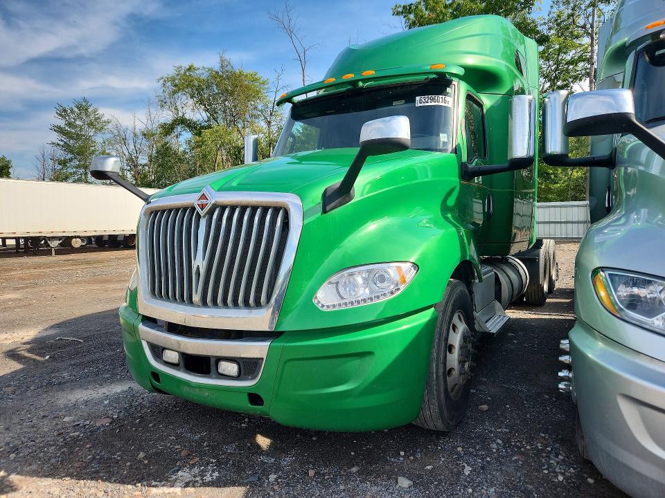 2020 International VIN 3HSDZTZR1LN343526 — COPART salvage auction photo