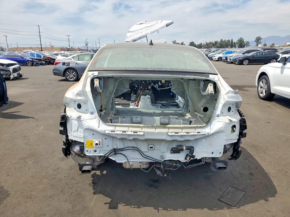 2026 Genesis G90 VIN KMTFC4SD3TU059714 COPART salvage auction — STRIPPED, Salvage Title, sold $21,400 on 2026-09-09 (photo 6)