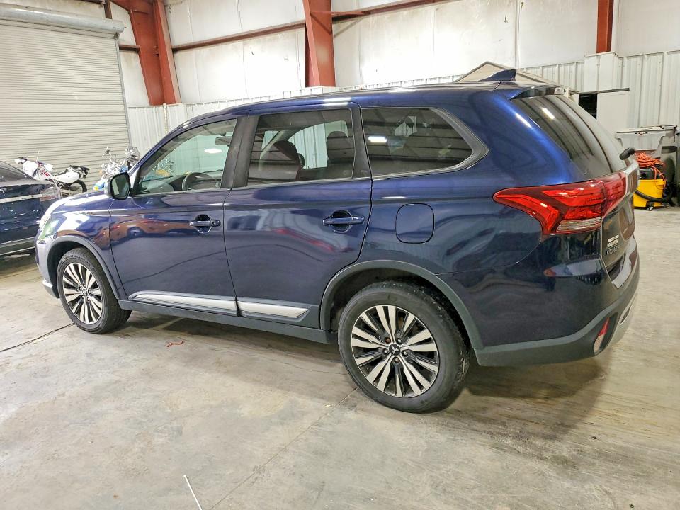2019 Mitsubishi Outlander VIN JA4AZ3A38KZ005850 COPART salvage auction — MINOR DENT/SCRATCHES, Ny - Certificate Of Title, sold $2,800 on 2026-08-20 (photo 2)