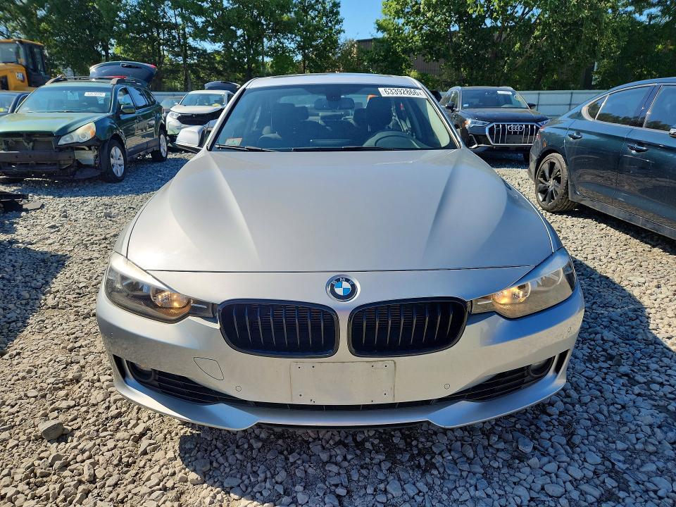 2014 BMW VIN WBA3B5C50EP542903 COPART salvage auction — REAR END, Ma - Cert Of Title-Reconstrctd Coll, sold $950 on 2026-08-12 (photo 5)