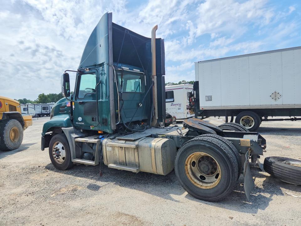 2016 Mack Cxu612 VIN 1M1AW01X8GM008526 COPART salvage auction — MINOR DENT/SCRATCHES, SC - CERTIFICATE OF TITLE (P), sold $2,050 on 2026-09-22 (photo 2)