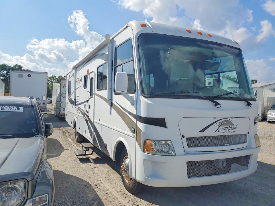 2011 Damon Day break VIN 1F66F5DY8B0A01019 COPART salvage auction — NORMAL WEAR, IN - CERT OF TITLE-SALVAGE TITLE (P), sold $2,600 on 2026-09-10 (photo 4)