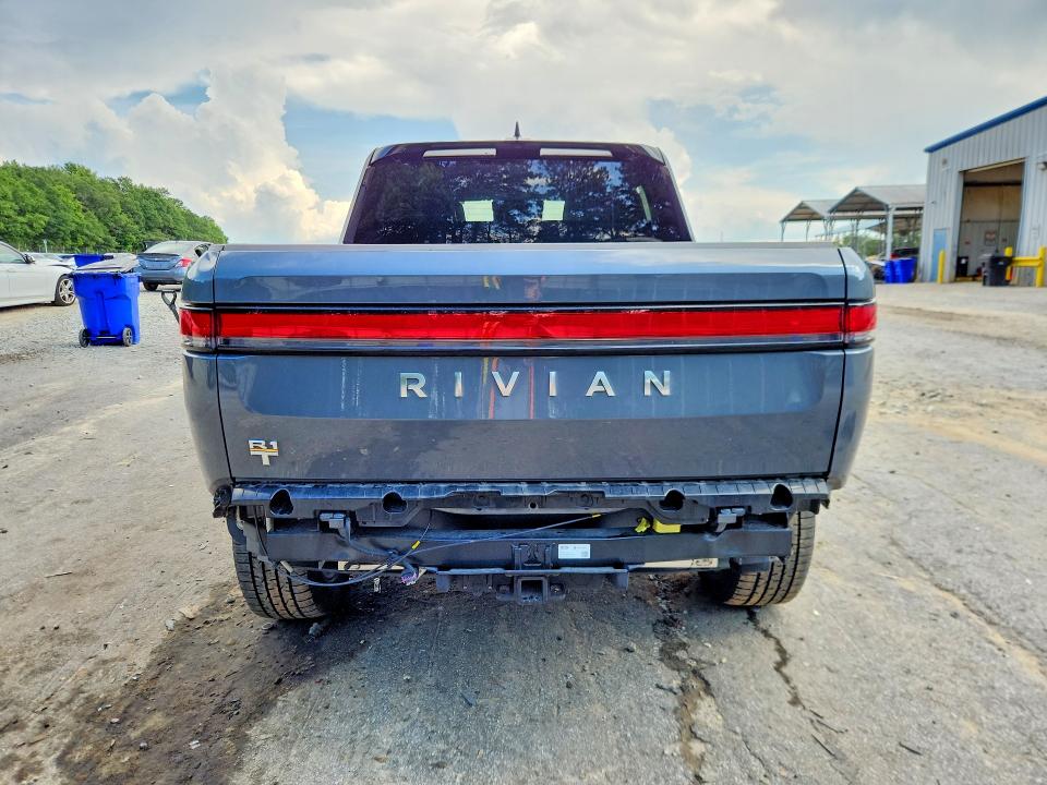 2022 Rivian R1t VIN 7FCTGAAA4NN007561 COPART salvage auction — SIDE, Ga - Cert Of Title-Salvage, sold $16,500 on 2026-09-18 (photo 6)