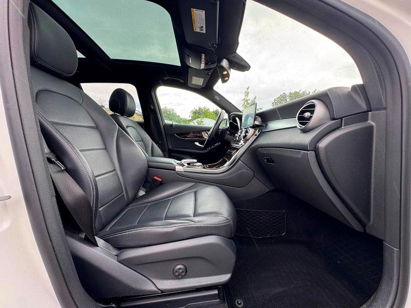 2017 Mercedes-benz Glc class VIN WDC0G4KB9HF121131 COPART salvage auction — NORMAL WEAR, NJ - CERTIFICATE OF TITLE (P), sold $9,800 on 2026-08-12 (photo 5)