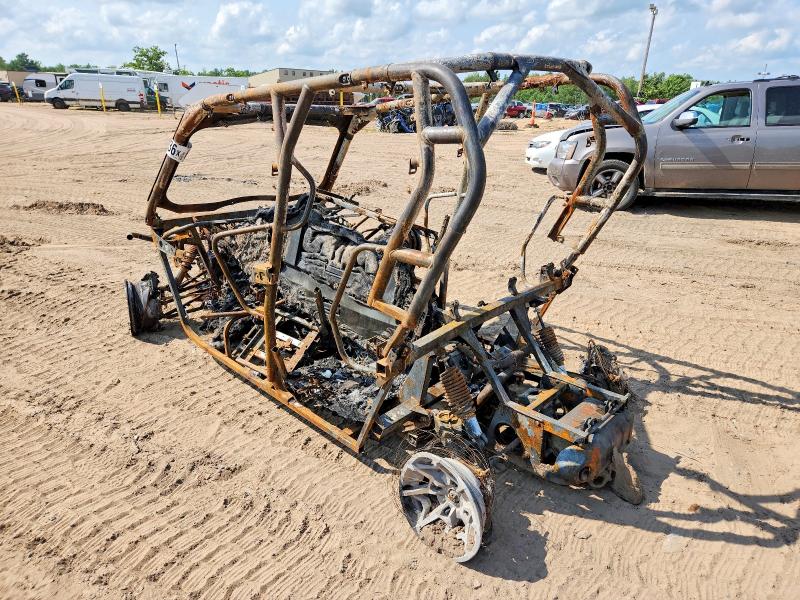 2020 Can-am Commander VIN 3JBKCAX29LJ000081 COPART salvage auction — BURN, MI - DEALER ONLY CLEAN TITLE, sold $5 on 2026-08-31 (photo 3)