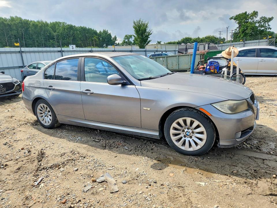 2009 BMW 3 series VIN WBAPH57509NL76572 COPART salvage auction — NORMAL WEAR, Va - Certificate Of Title, sold $500 on 2026-09-09 (photo 4)