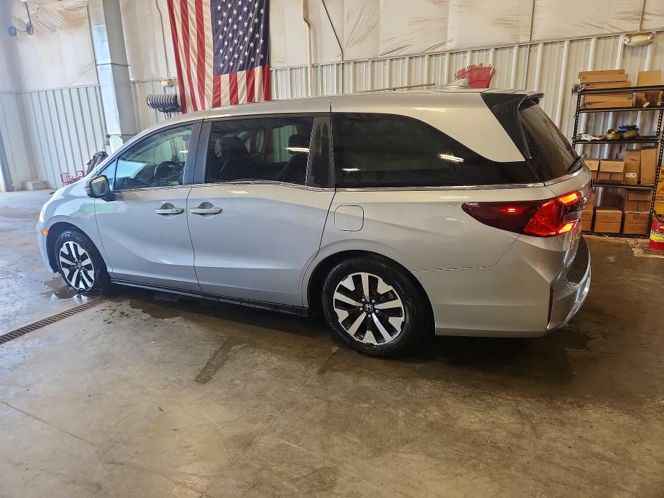 2025 Honda Odyssey VIN 5FNRL6H68SB080260 COPART salvage auction — FRONT END, WA - VEHICLE CERT OF OWNERSHIP-TITL (P), sold $14,400 on 2026-09-02 (photo 2)