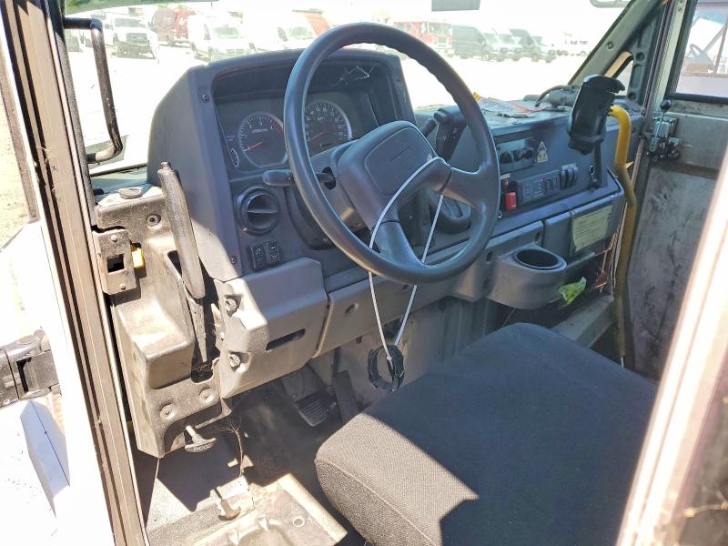 2013 Isuzu Npr hd VIN JALB4T172D7W01089 COPART salvage auction — MINOR DENT/SCRATCHES, CA - DIS/DLR/EXP ONLY CLEAN TITLE, sold $550 on 2026-09-22 (photo 8)