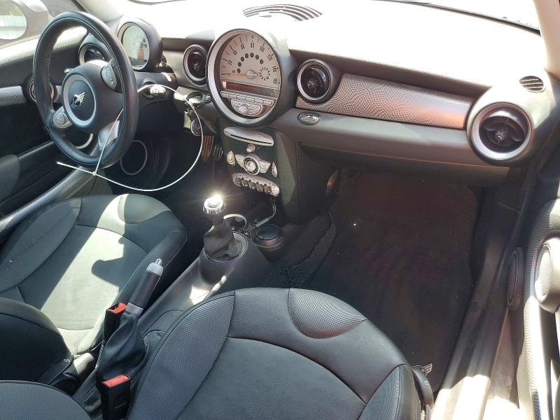 2009 Mini Cooper VIN WMWMF73569TT97366 COPART salvage auction — MINOR DENT/SCRATCHES, Ca - Dis/Dlr/Exp Only Clean Title, sold $300 on 2026-08-18 (photo 8)