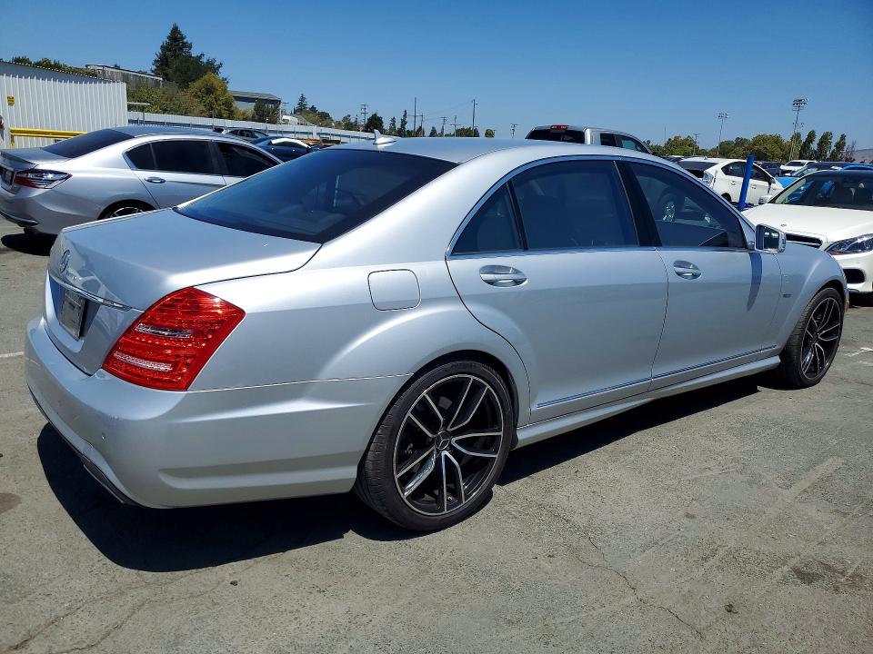 2012 Mercedes-benz S-klasse VIN WDDNG7DBXCA437174 COPART salvage auction — MINOR DENT/SCRATCHES, Ca - Salvage Certificate, sold $2,500 on 2026-08-07 (photo 3)