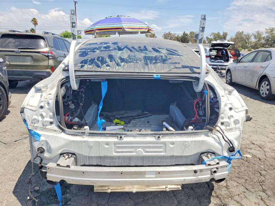 2023 BMW 8er VIN WBAGV4C08PCN00805 COPART salvage auction — STRIPPED, Ca - Dis/Dlr/Exp Only Clean Title, sold $23,300 on 2026-08-20 (photo 6)