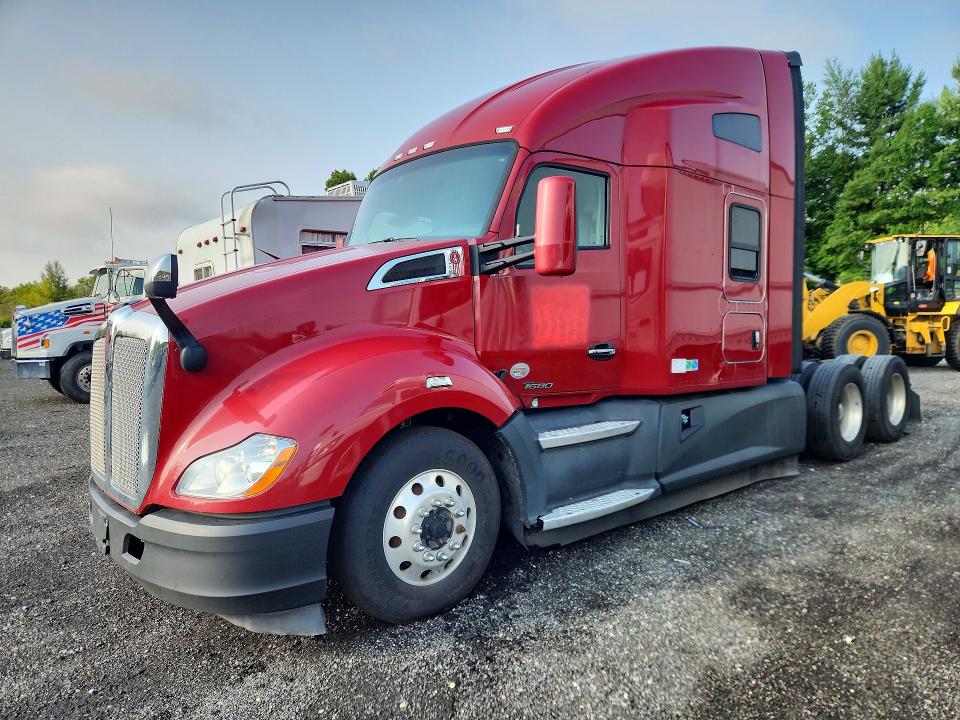2020 Kenworth T680 VIN 1XKYDP9X5LJ307750 — COPART salvage auction photo